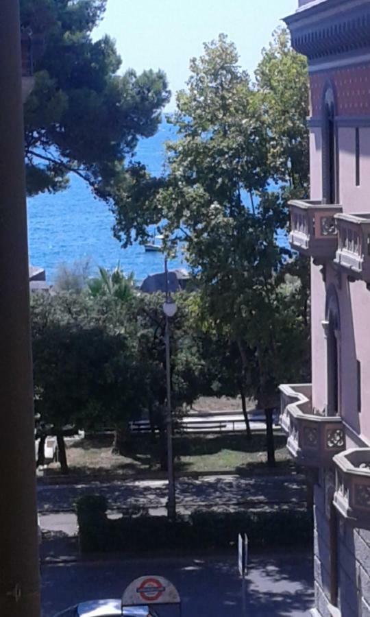 살레르노 In Via Roma B&B 외부 사진